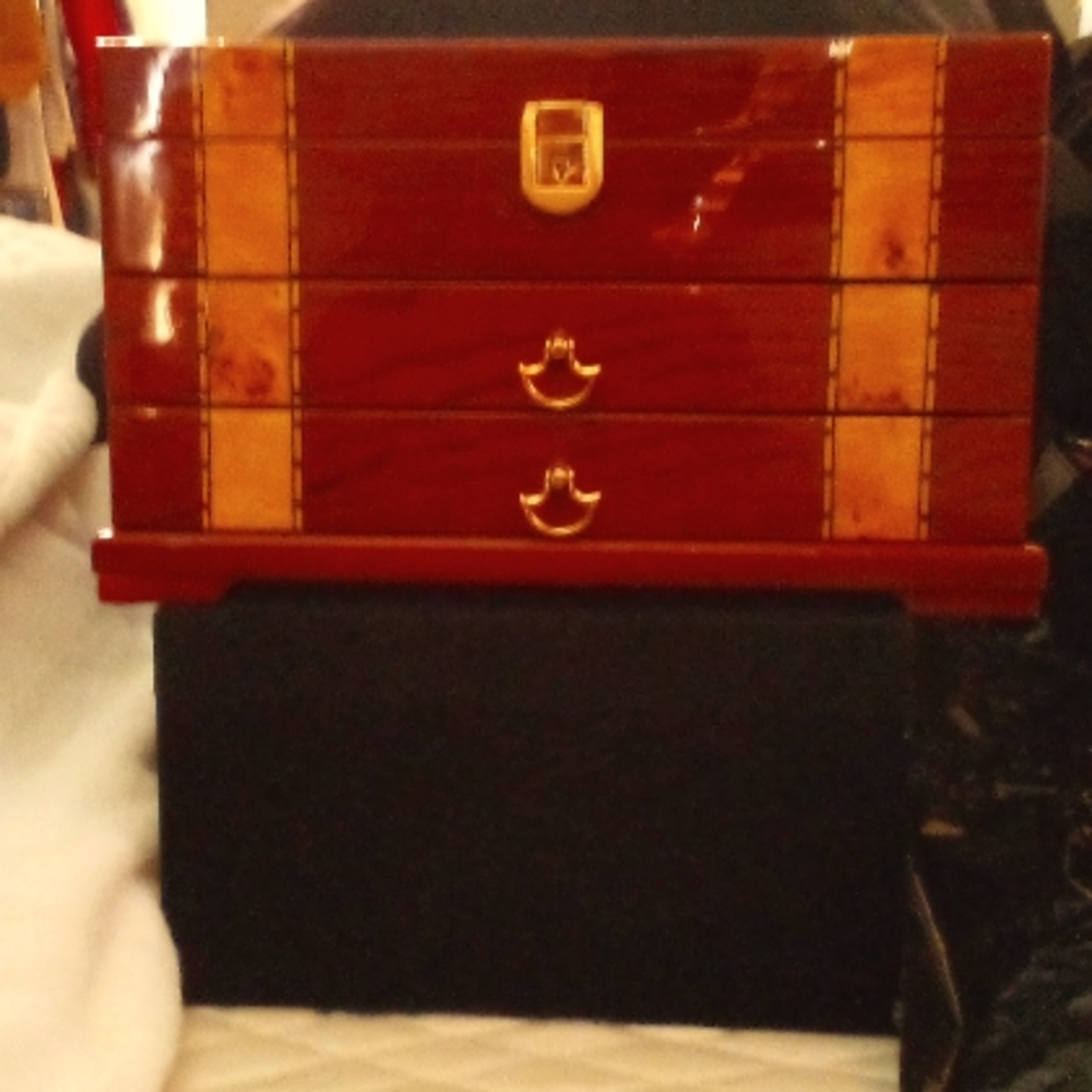 Tizo jewelry box